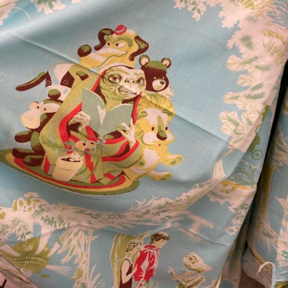 Extremely RARE E.T vintage twin sheets flat and fitted set